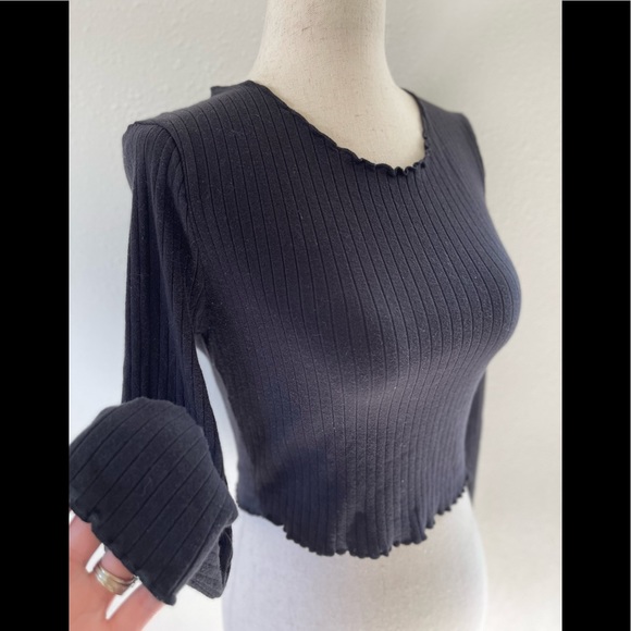 SHEIN Tops - 🚫SOLD🚫 <SHEIN> Black ribbed crop long sleeve. Perfect everyday basic. 
Size